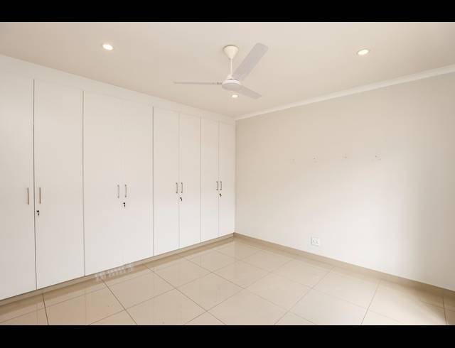 2 BEDROOM TOWNHOUSE FOR SALE IN ESSENWOOD